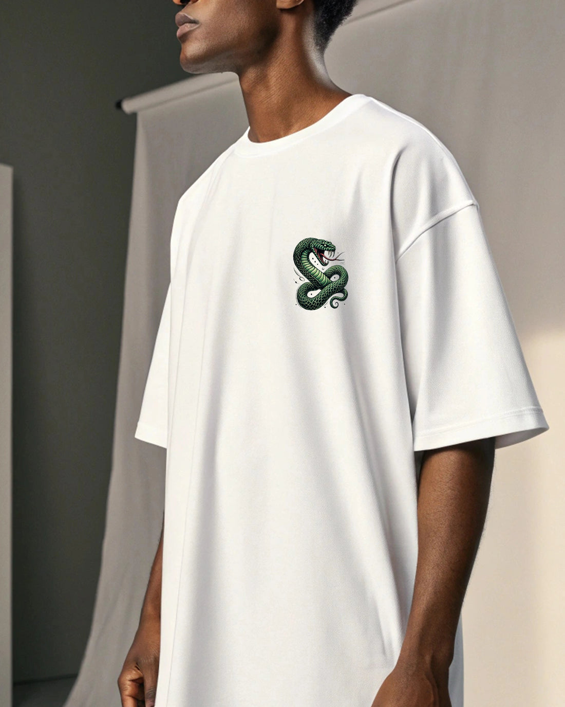 Bite Oversized T-Shirt – 220 GSM Cotton, Bold Snake Back Print, White Streetwear Tee, Relaxed Unisex Fit, Fade-Resistant Design, Urban Fashion Statement